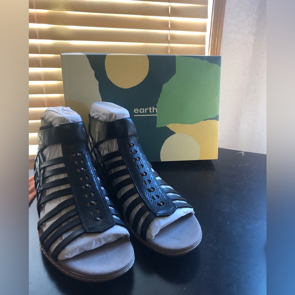 Earth Origins - Black Leather Sandals